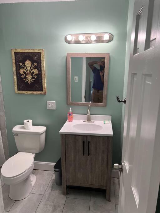 2 Blocks From French Quarters Apartment