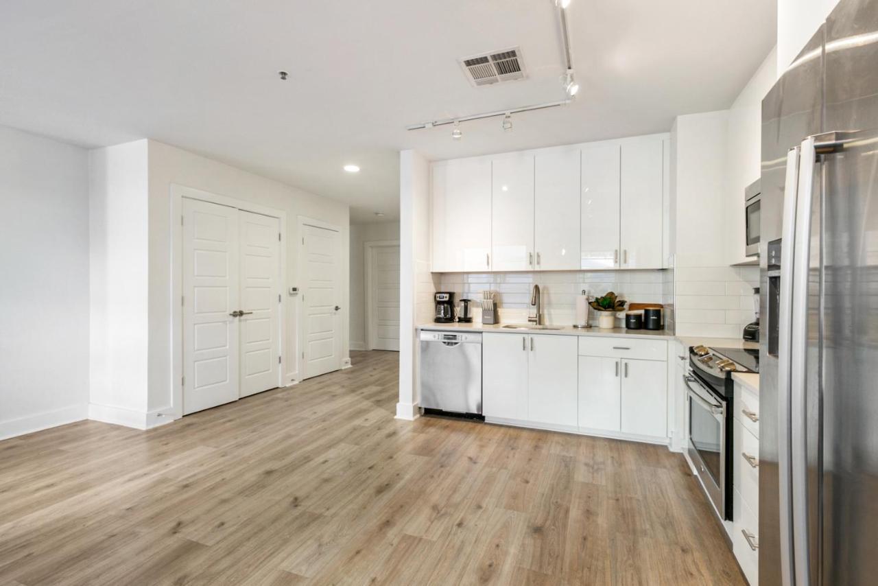 The Big Easy's Finest: 4-br Luxury In Nola Apartment *