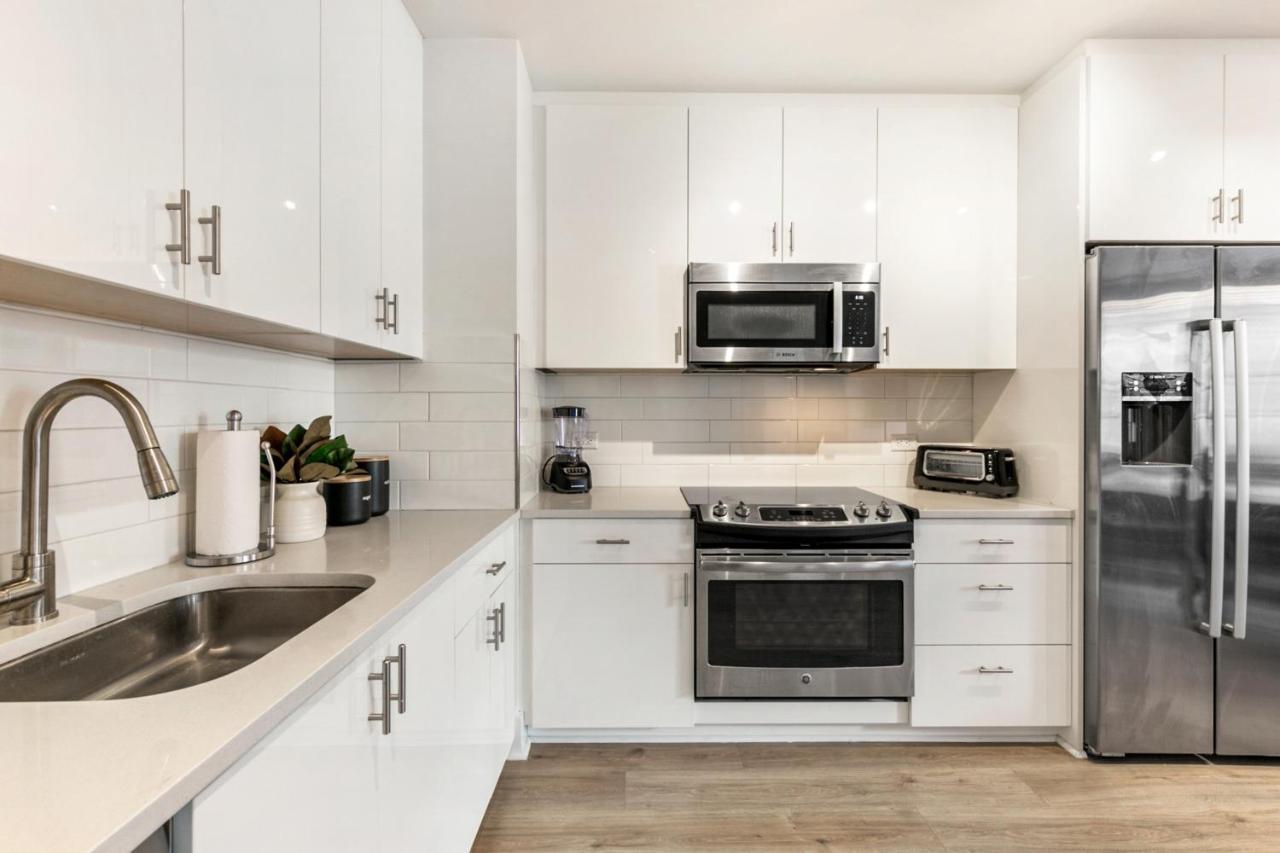 The Big Easy's Finest: 4-br Luxury In Nola Apartment New Orleans
