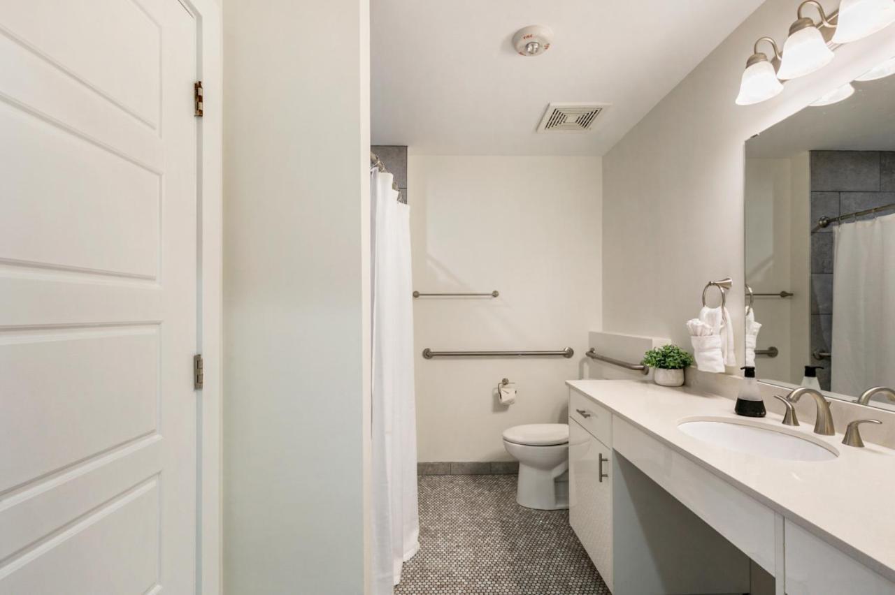 The Big Easy's Finest: 4-br Luxury In Nola
