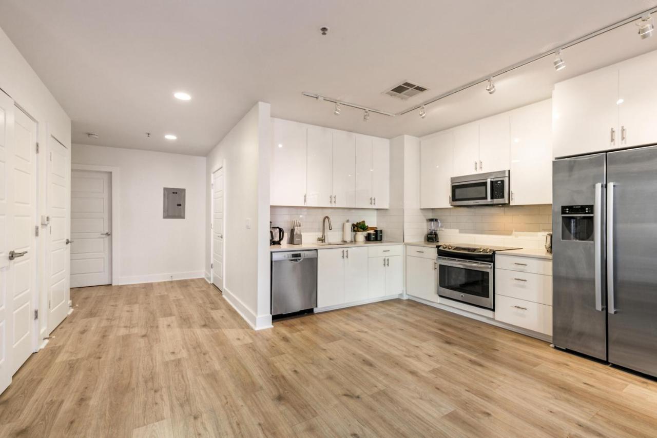 The Big Easy's Finest: 4-br Luxury In Nola Apartment *