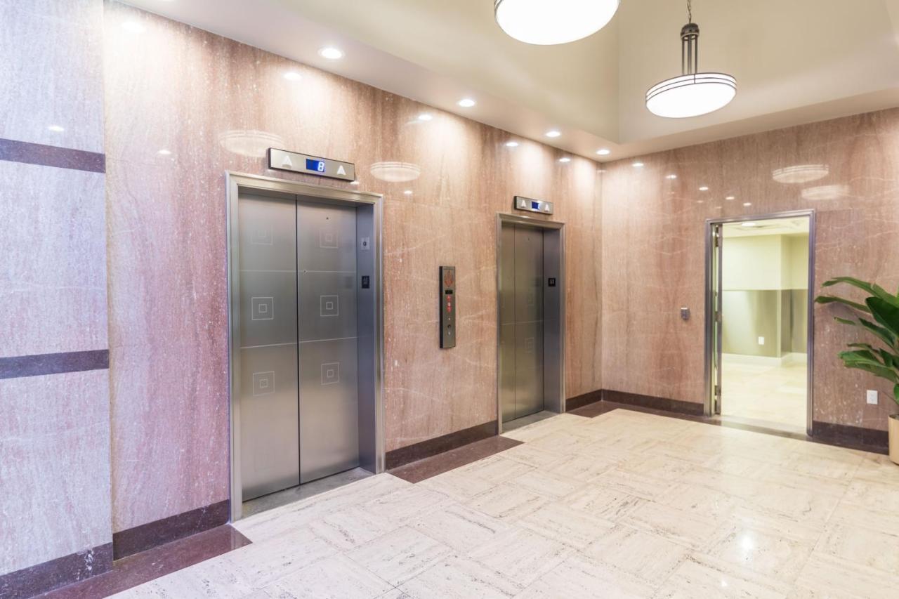 The Big Easy's Finest: 4-br Luxury In Nola Apartment