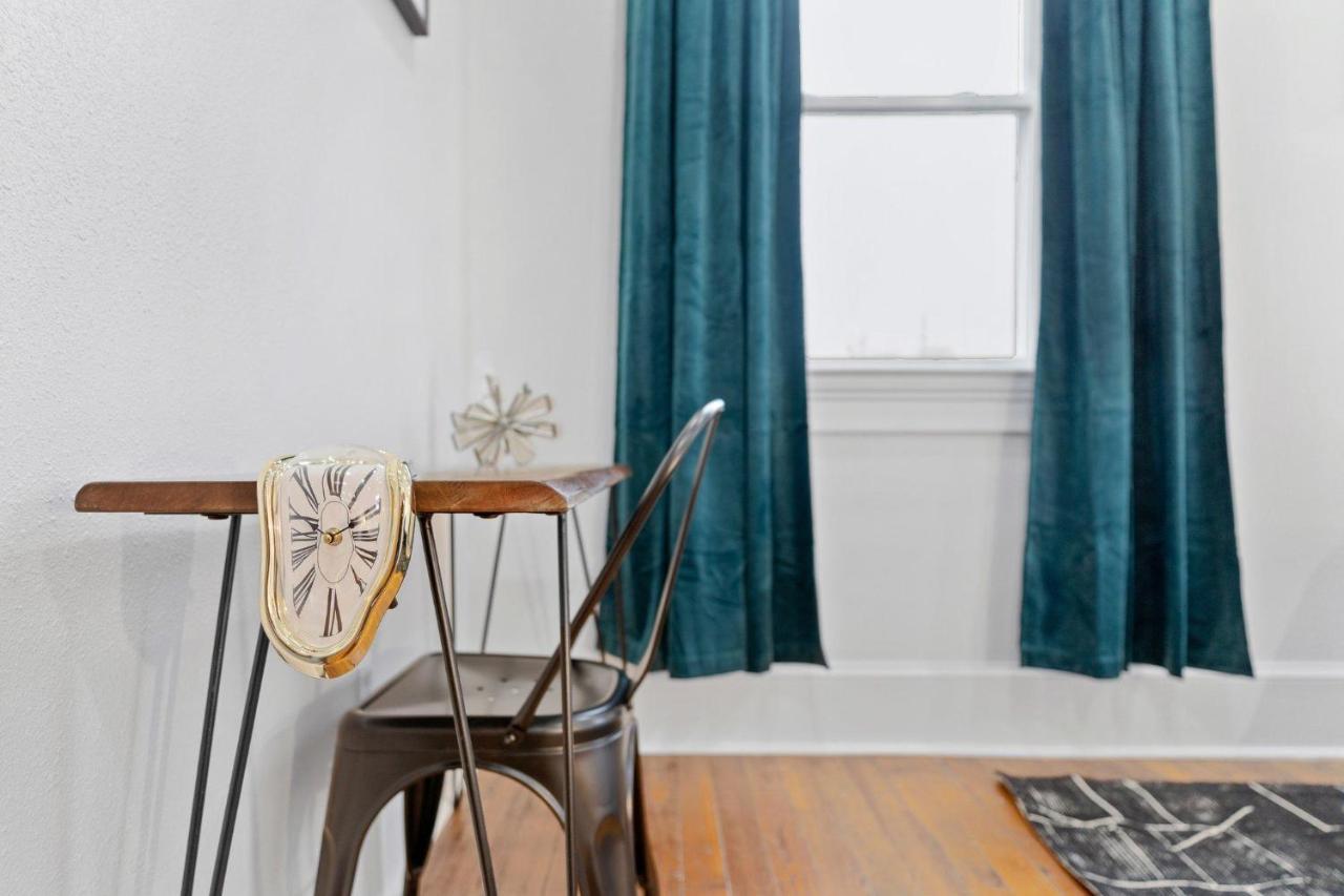Holiday home Sophisticated Salcedo Mid-city Living Balcony New Orleans