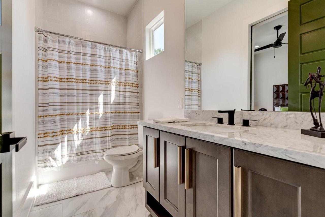 Holiday home Modern 5br In Mid-city, Walk To Superdome New Orleans