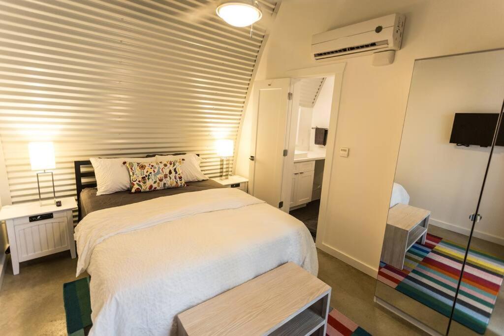 Moon 201 - Crescent Moonset - 1br - 1 Bath Holiday home *