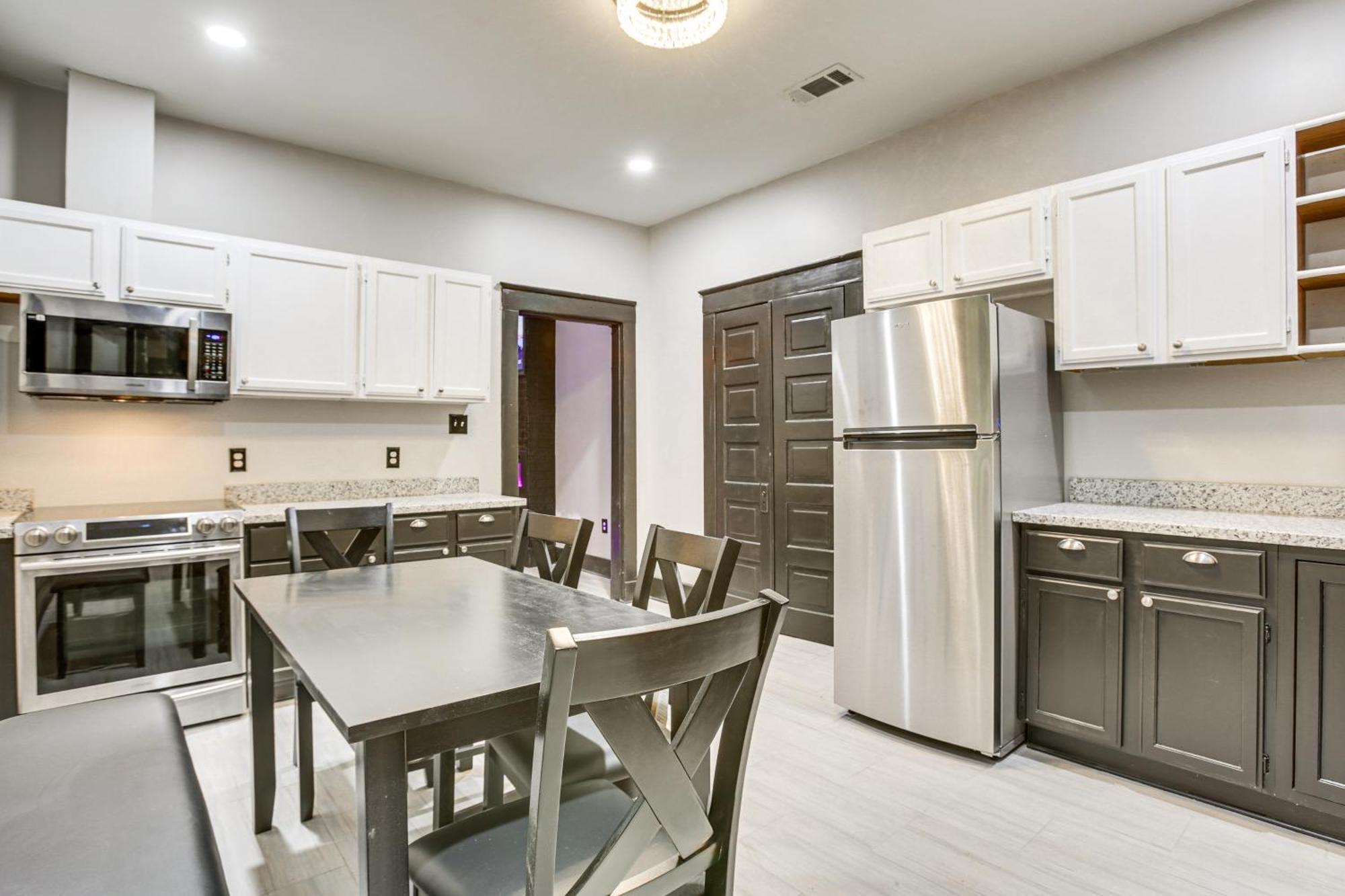 Duplex 2 Mi To Bourbon Street! *