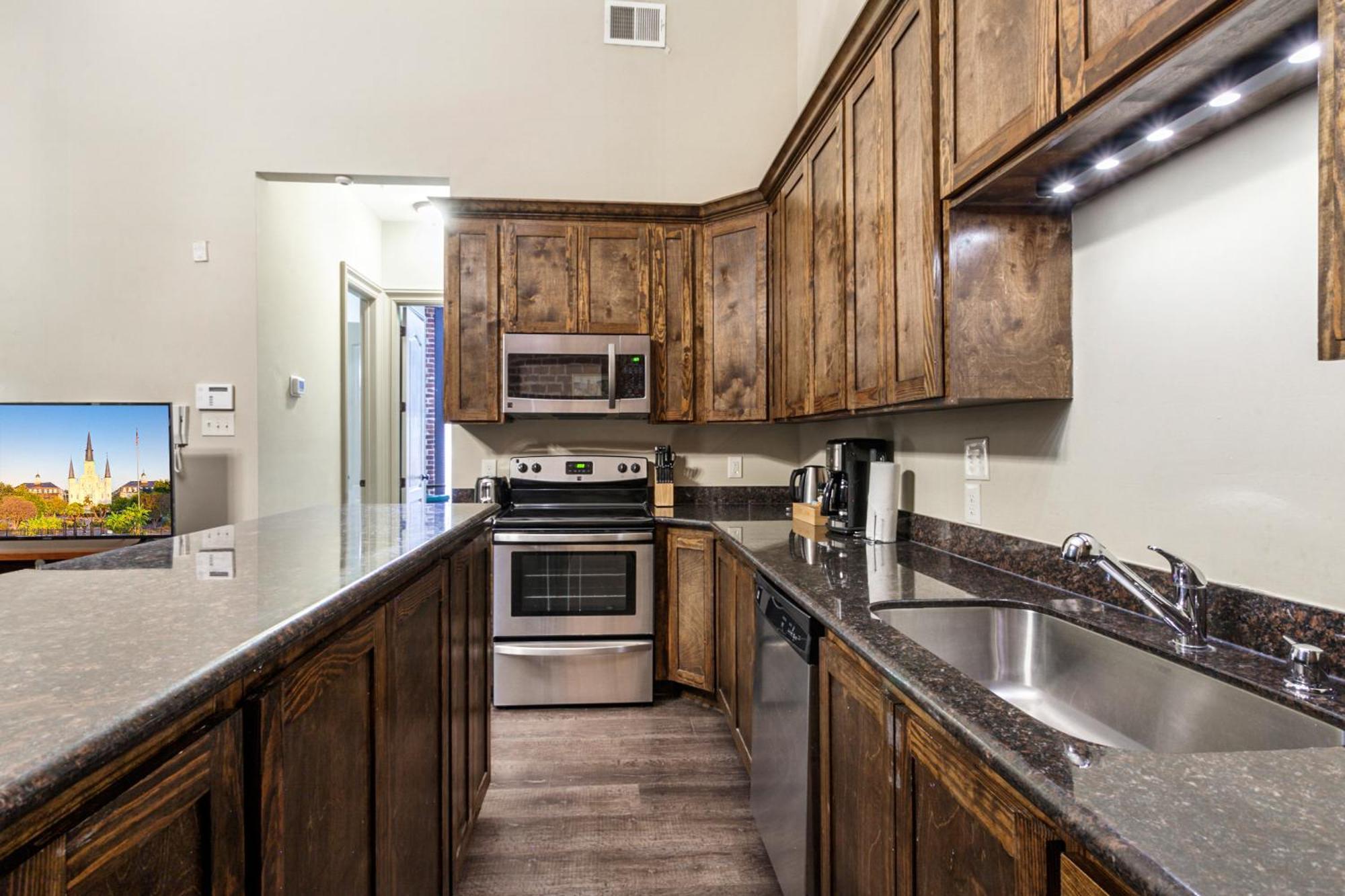 Chuck's Place Aparthotel 2*