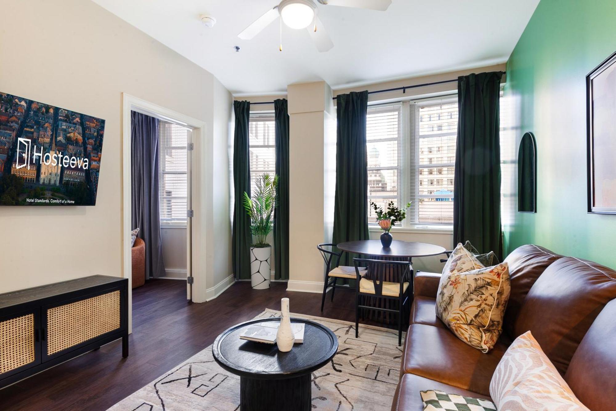 Spacious Modern Near French Quarter Apartment