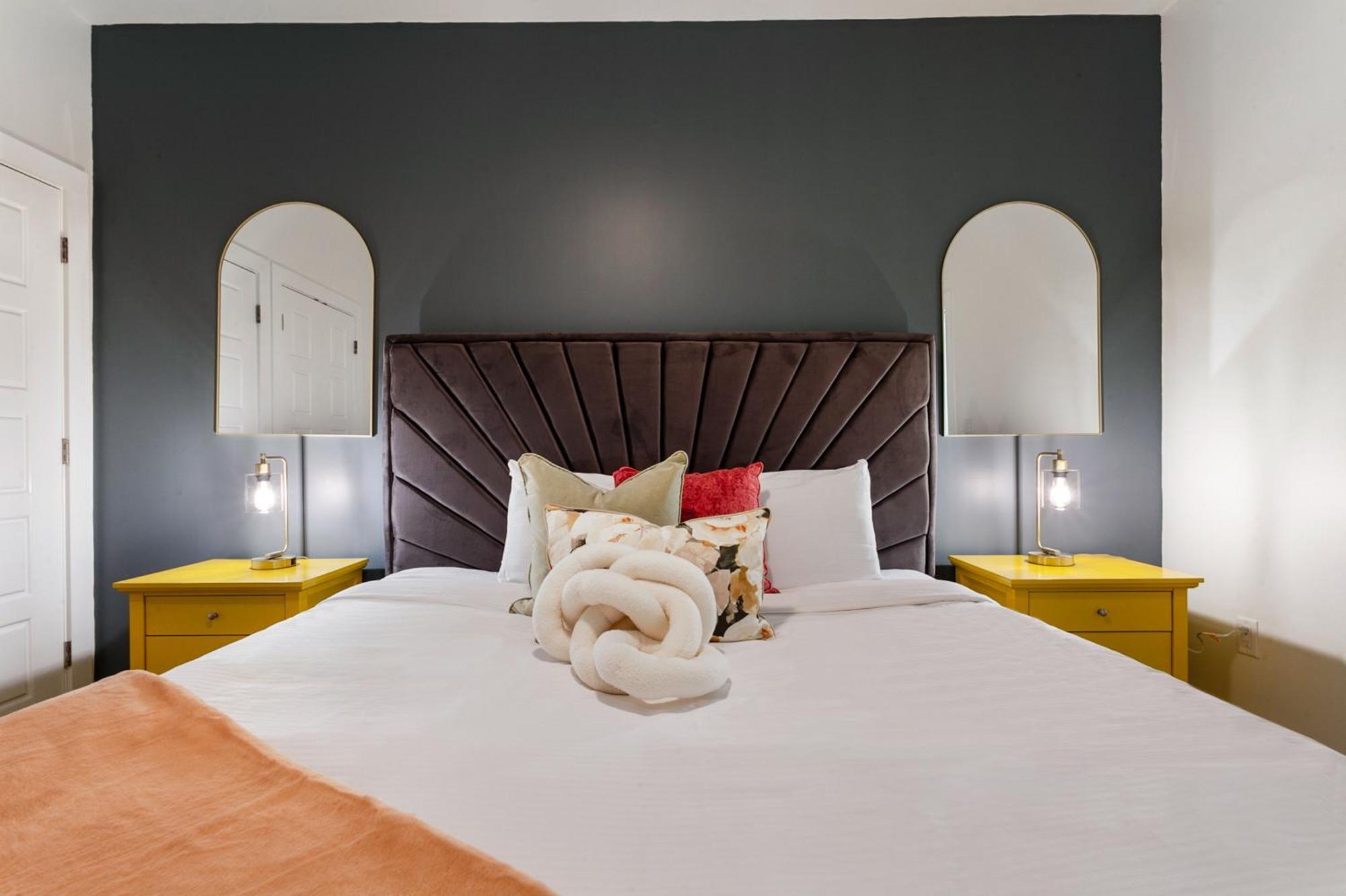 French Quarter Splendor: 4br Luxury Apartment New Orleans