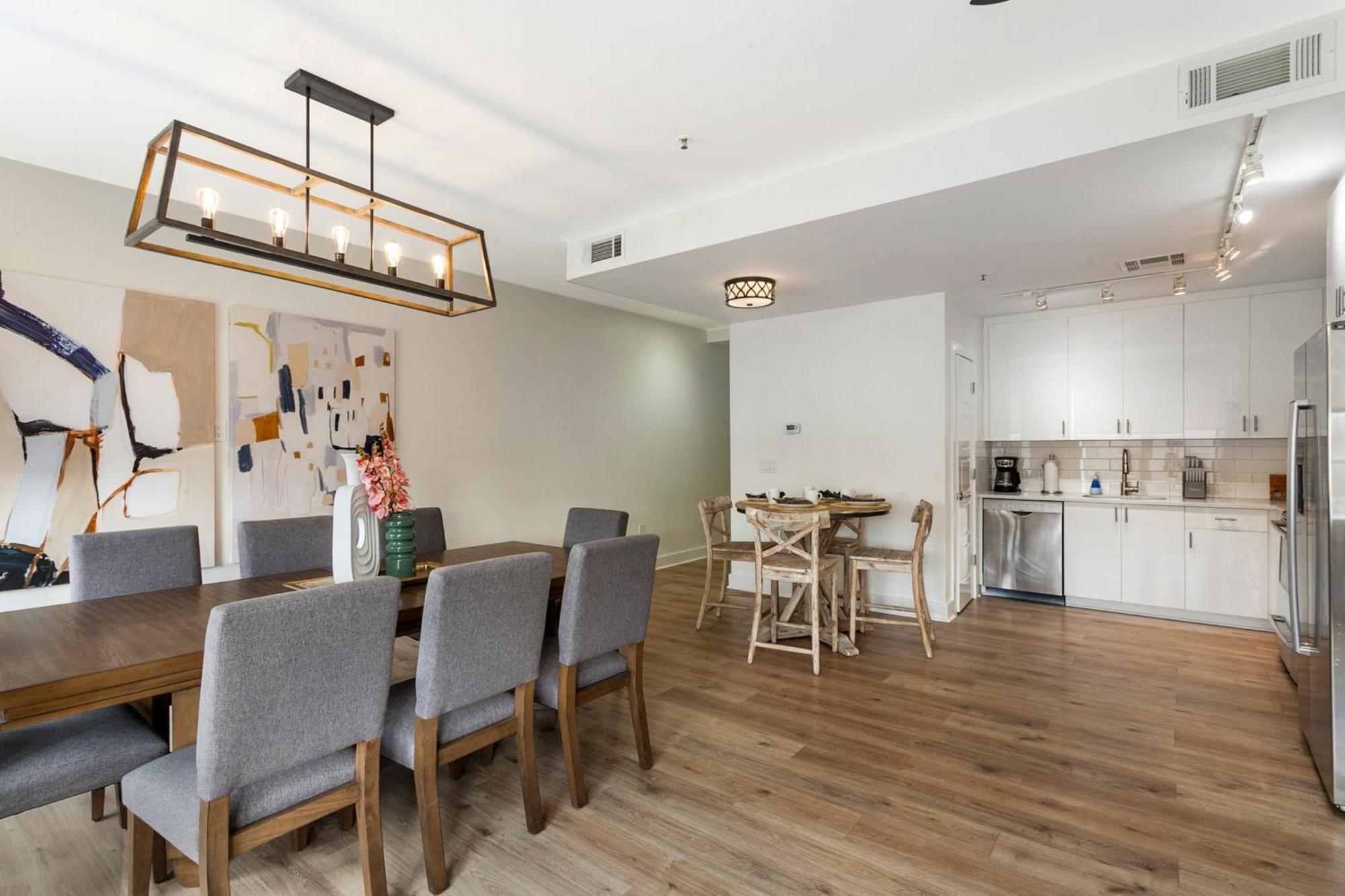 French Quarter Splendor: 4br Luxury Apartment