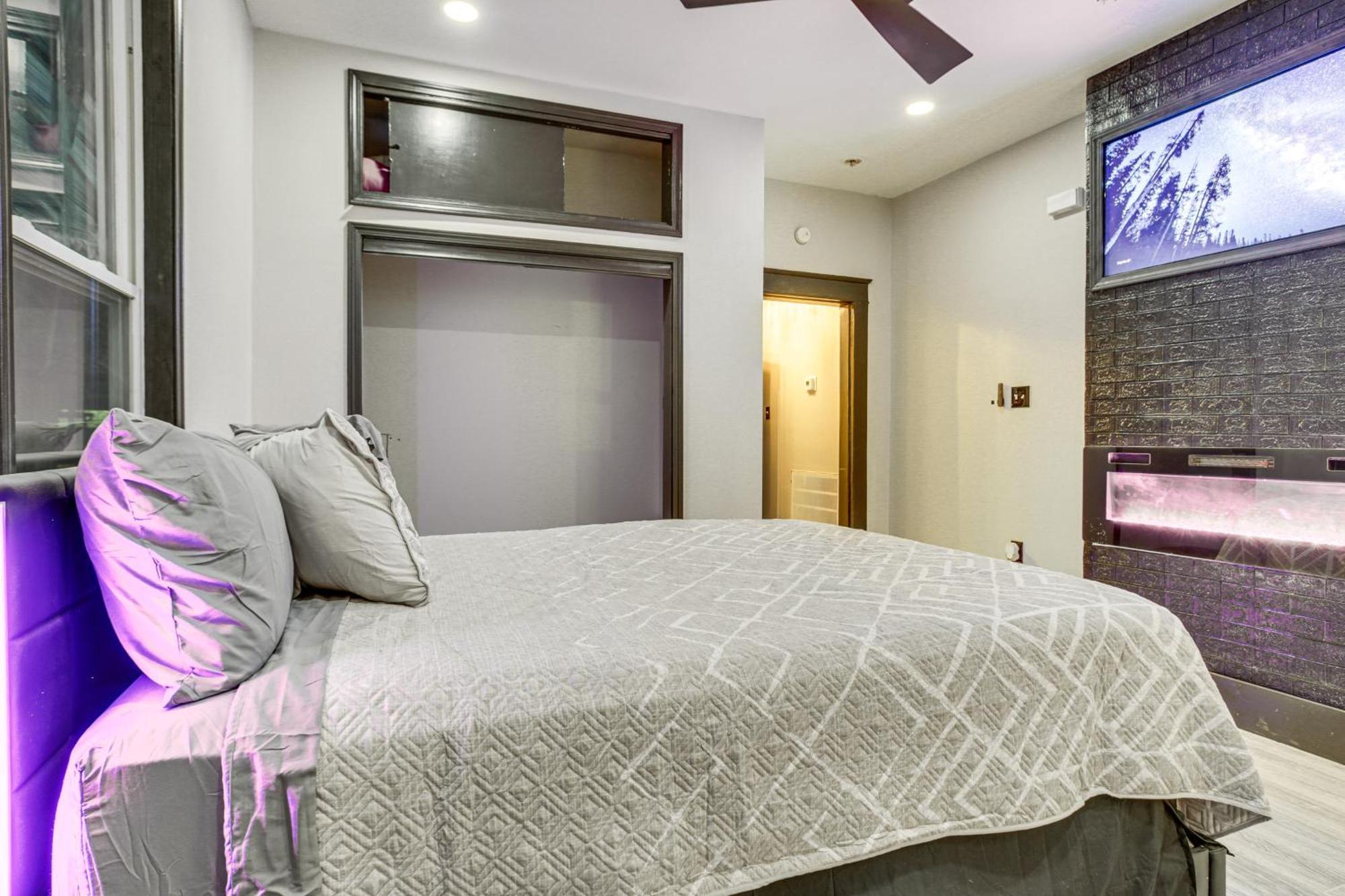 Duplex 2 Mi To Bourbon Street! *