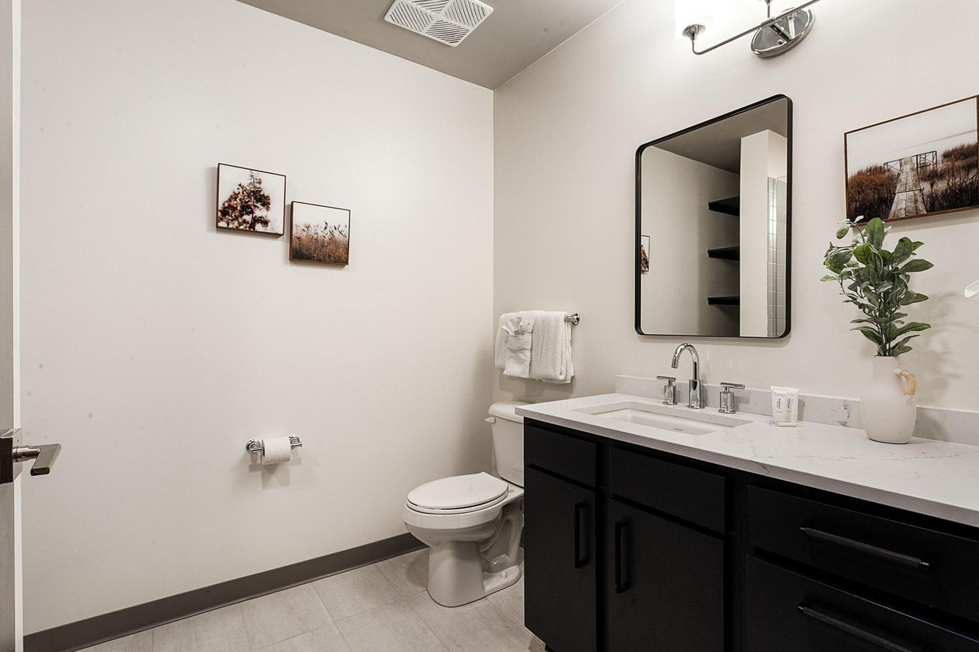 The Pelican By Hosteeva Apartment *