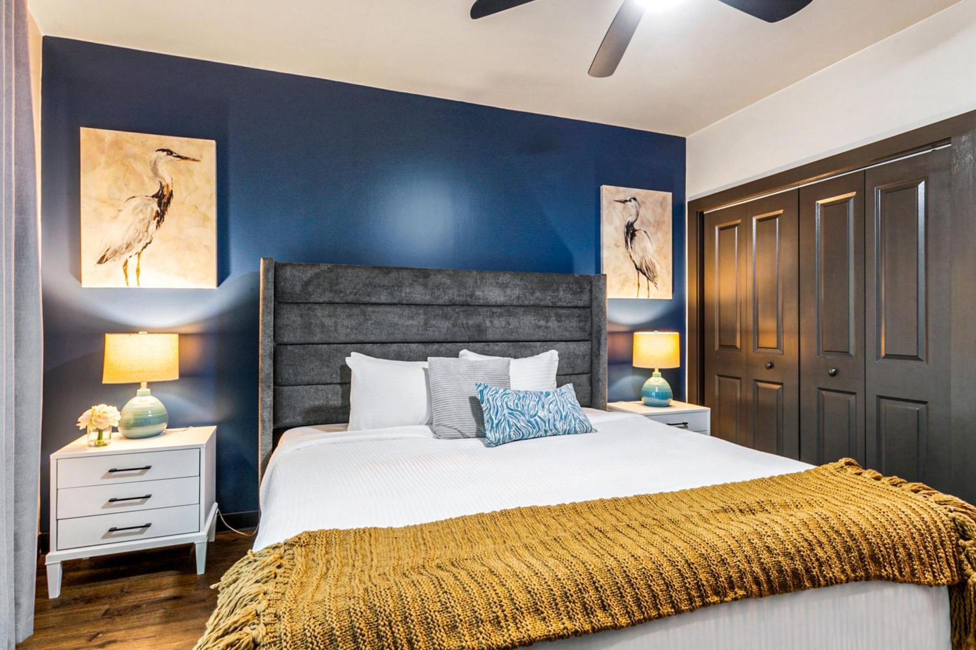 The Pelican By Hosteeva * New Orleans