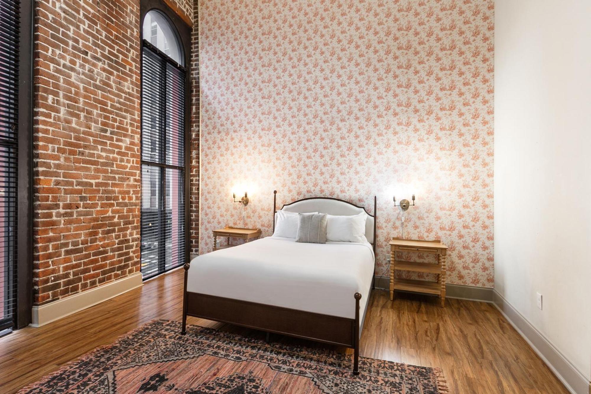 Chuck's Place Aparthotel 2*