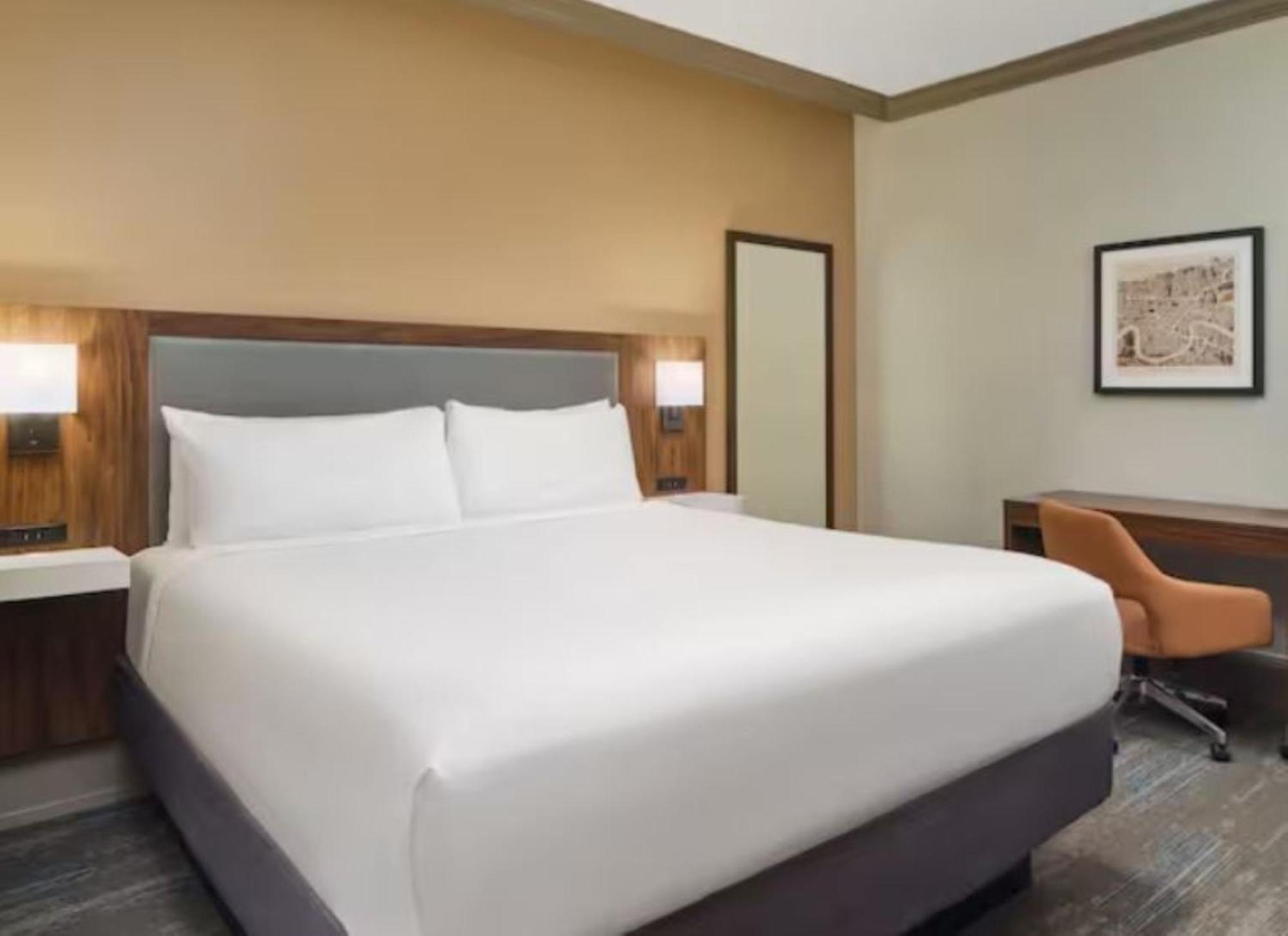 Hotel Hampton & Canal St. French Quarter