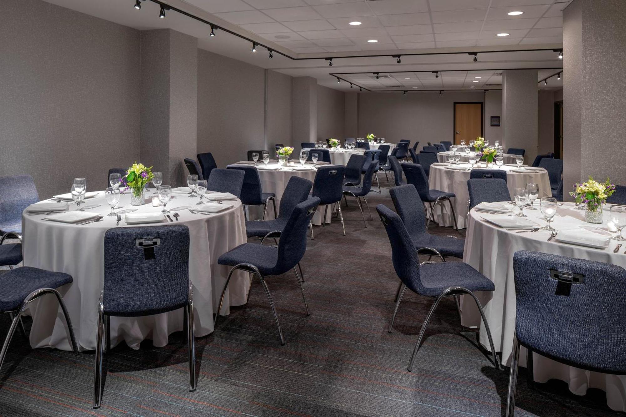 Aloft Downtown Hotel