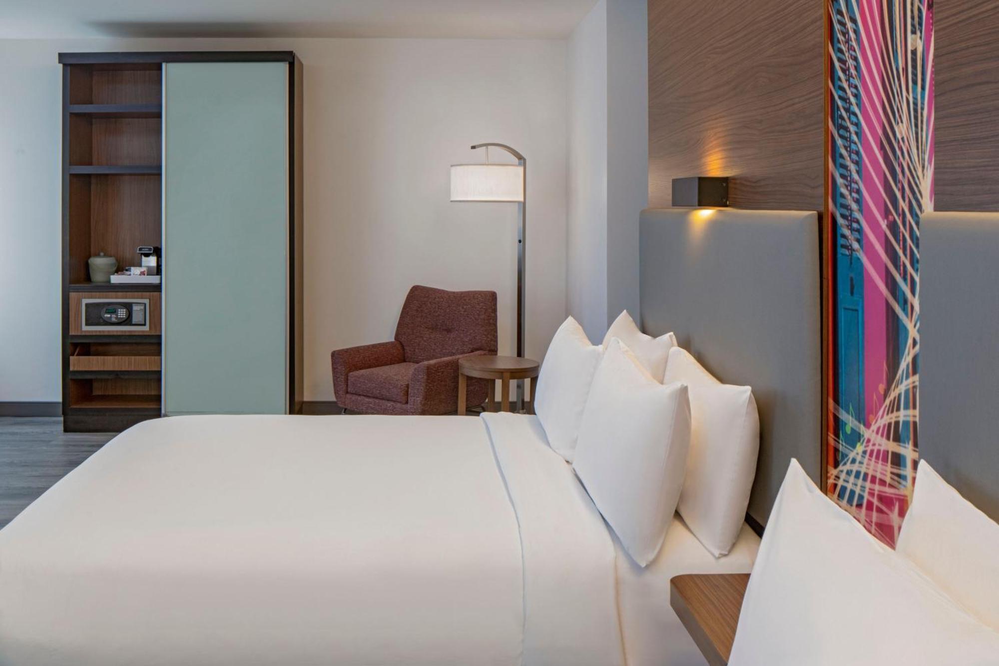 Aloft Downtown Hotel 3*