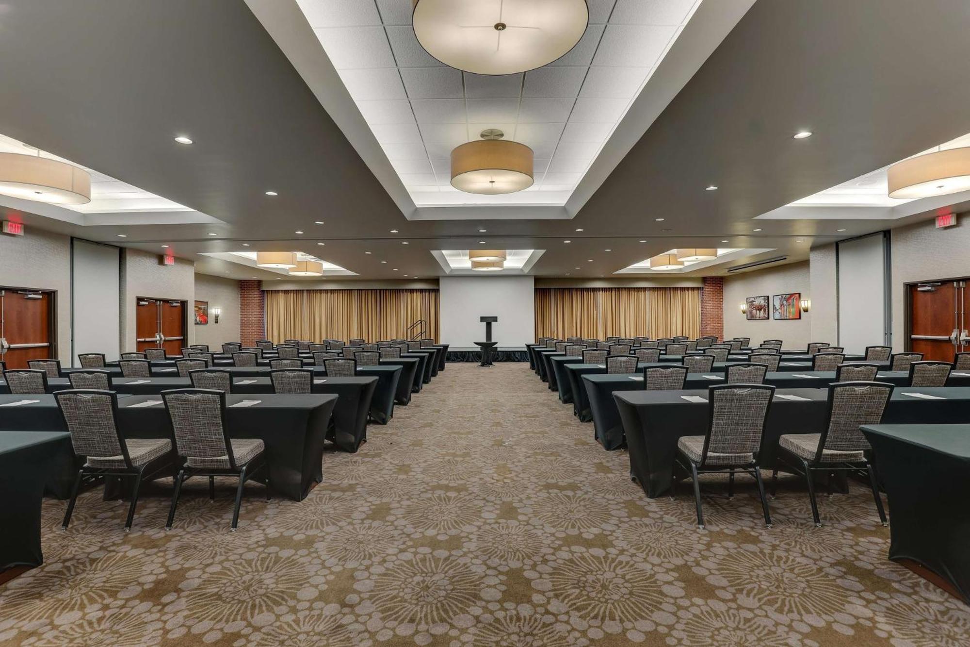 Hotel Drury Plaza