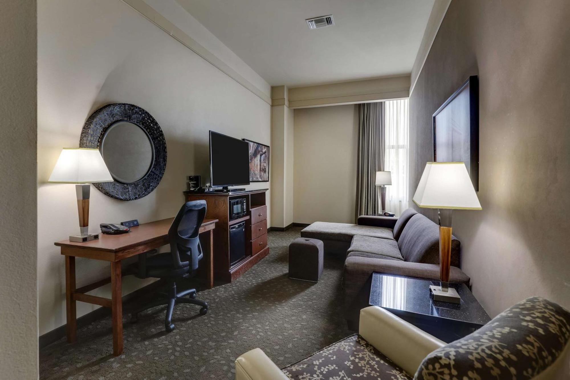 Hotel Drury Plaza