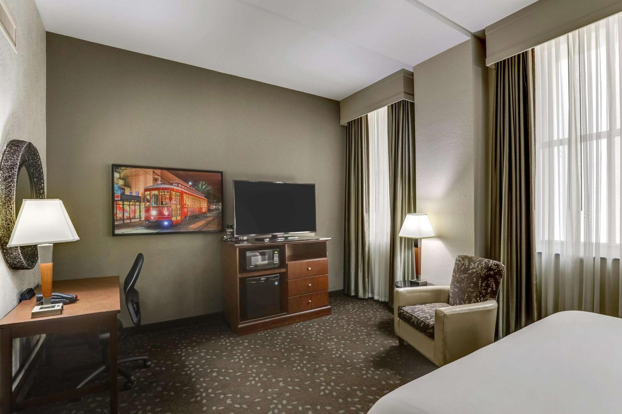 Hotel Drury Plaza