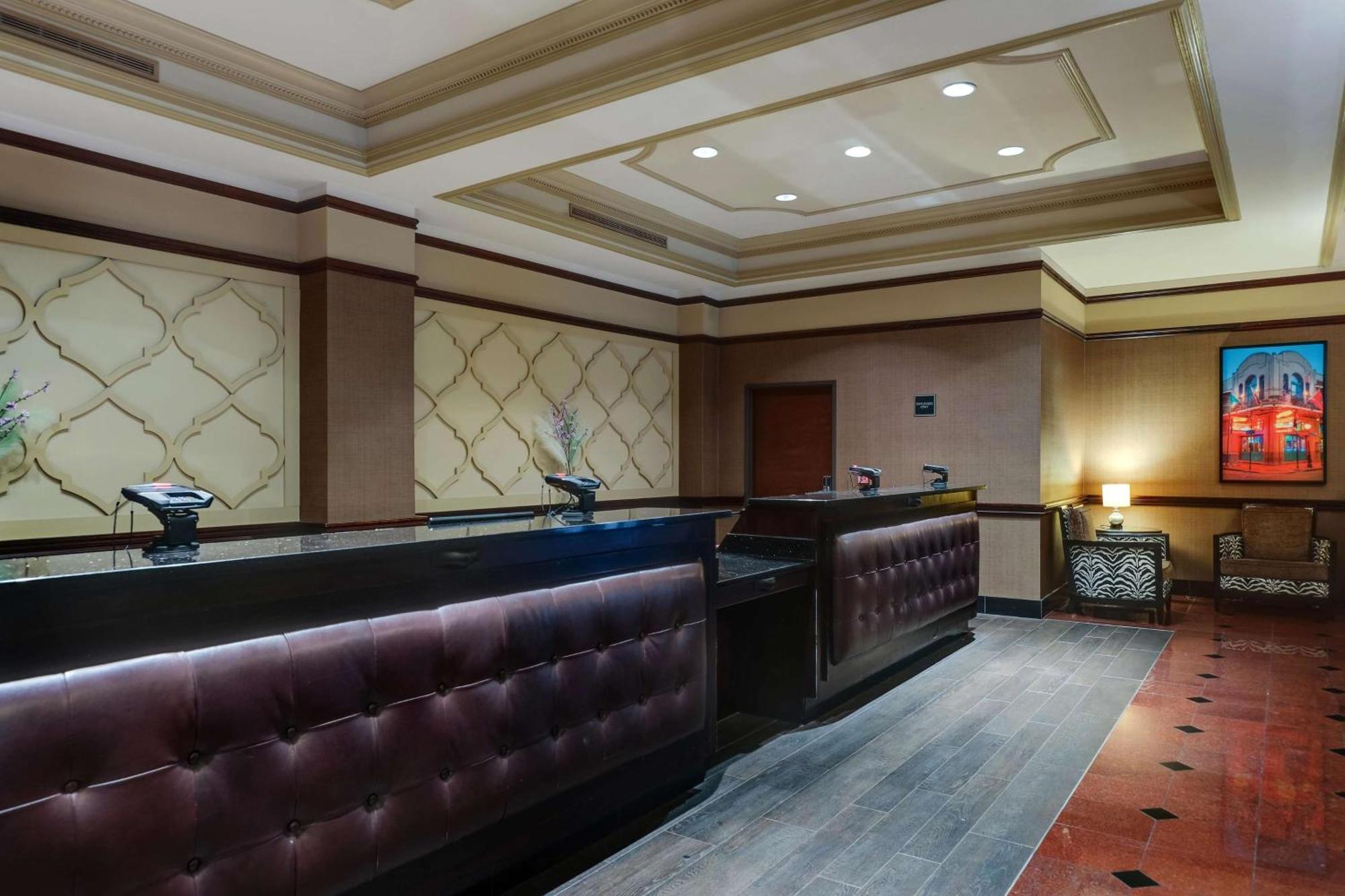 Hotel Drury Plaza
