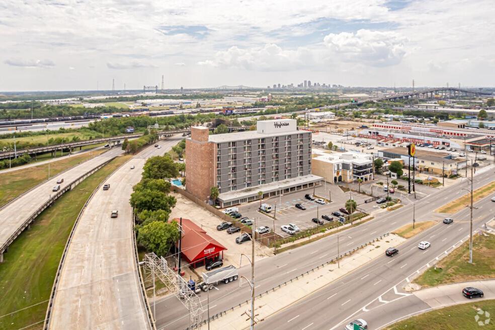 The Highrise Nola Apartment