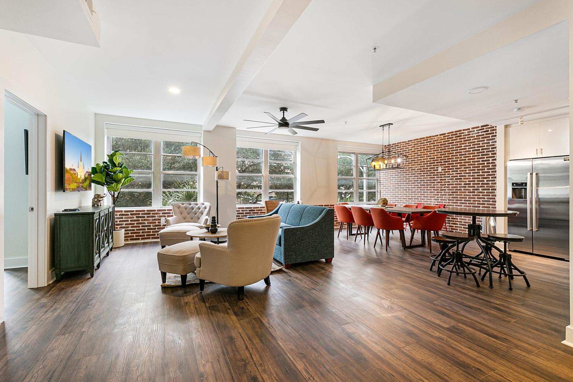 Gorgeous 4br Luxury Steps To French Quarter Apartment