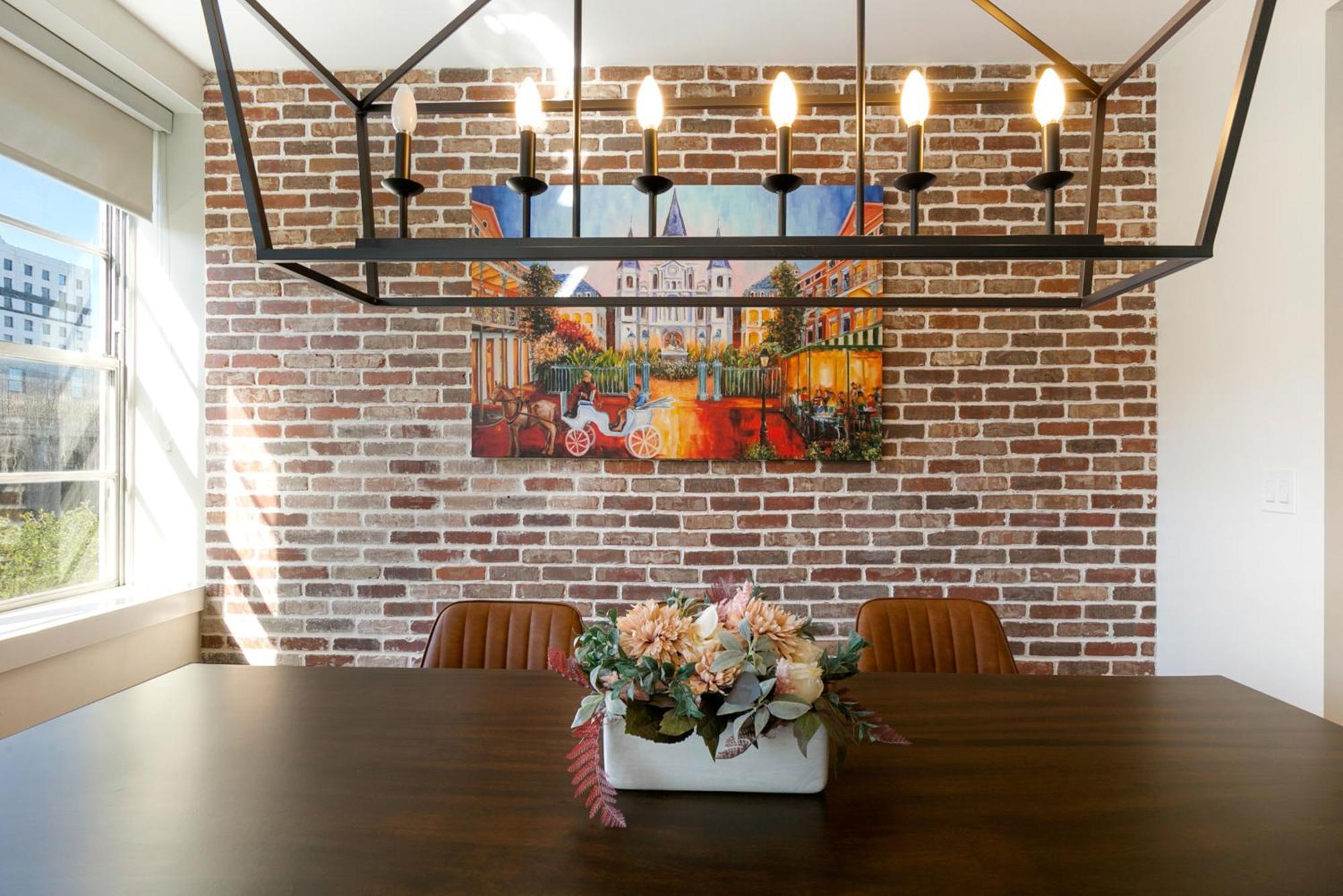 French Quarter Oasis: Spacious 4-bedroom Apartment *