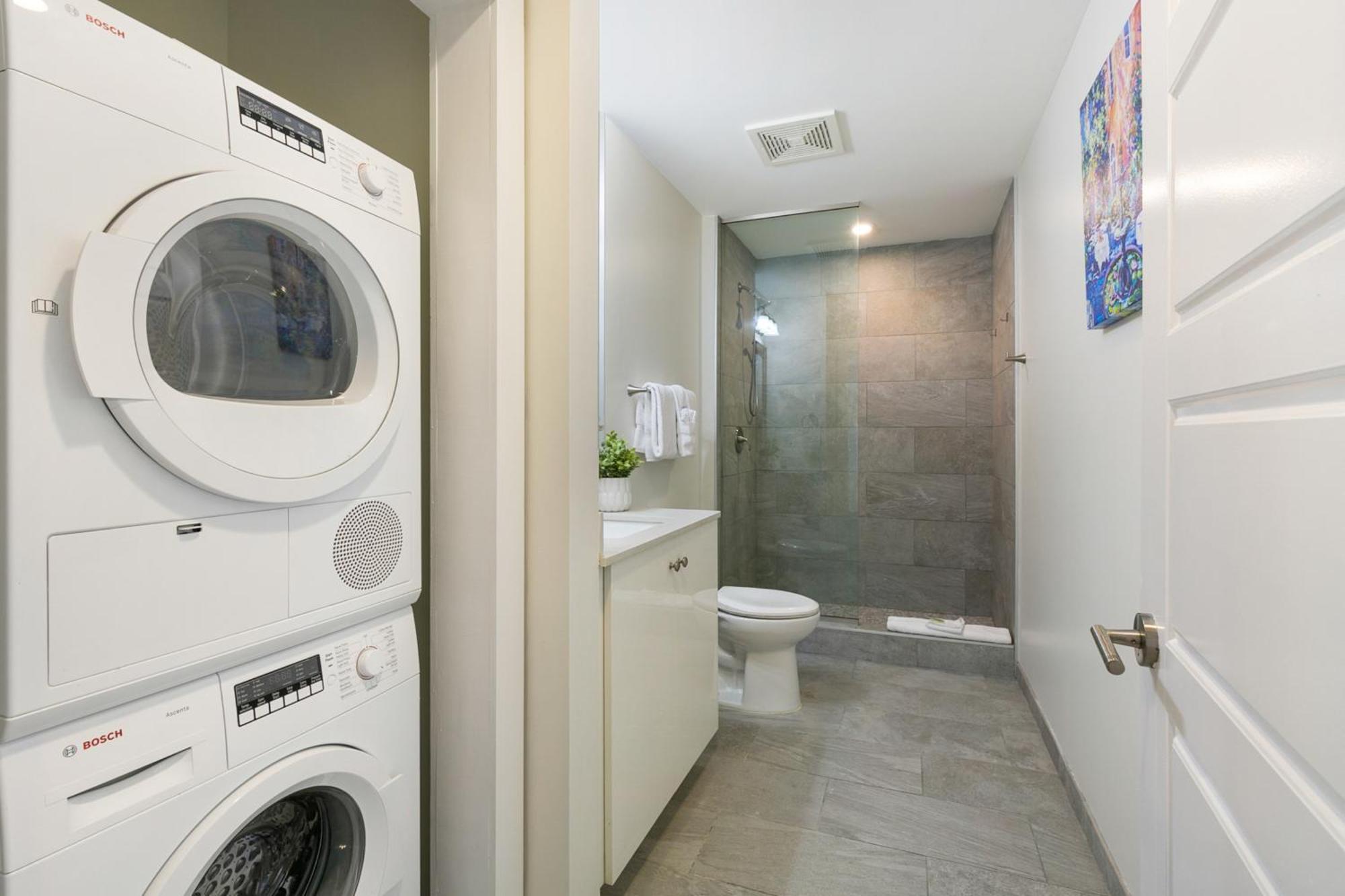 French Quarter Oasis: Spacious 4-bedroom Apartment *