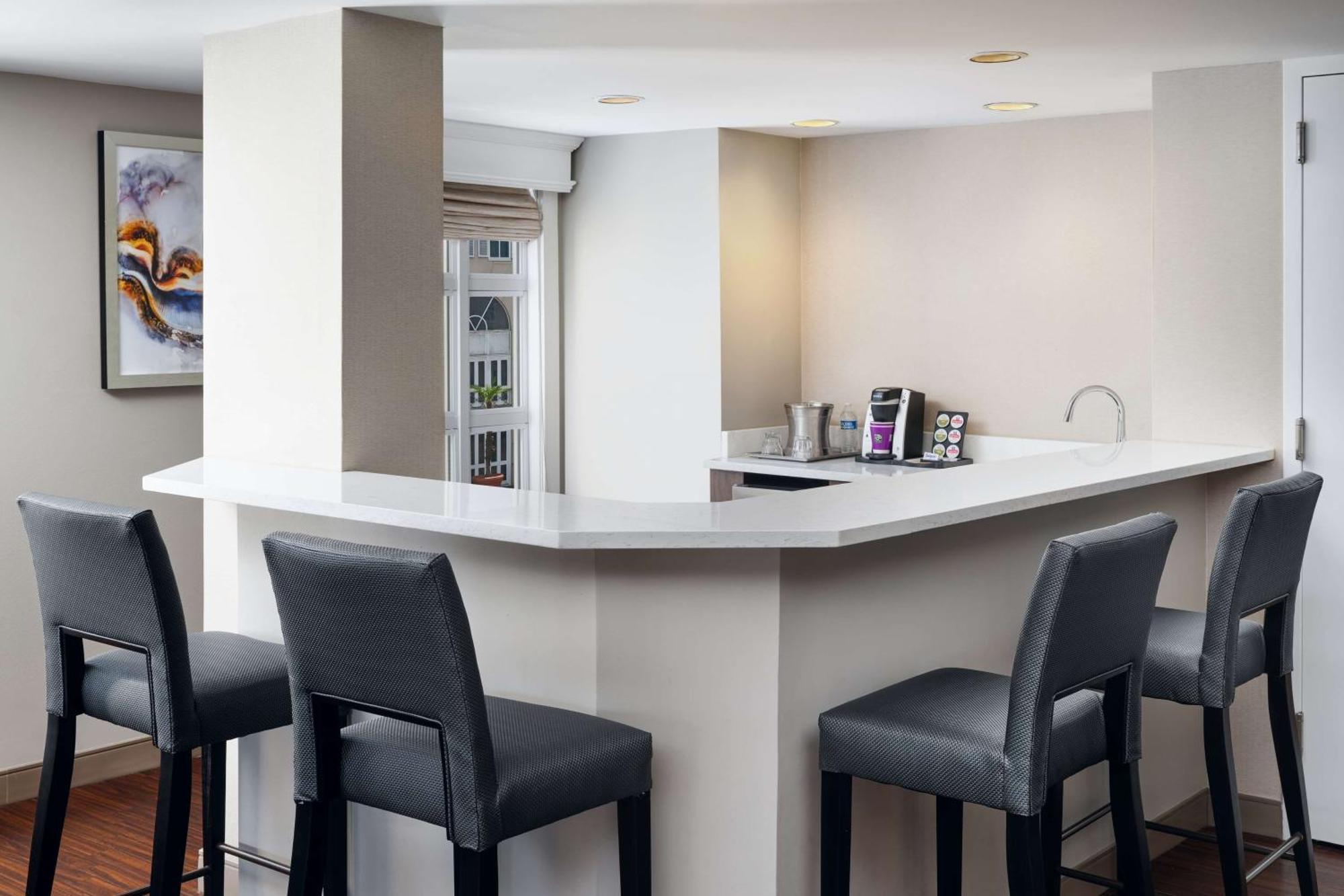 Hilton Riverside Hotel 4*