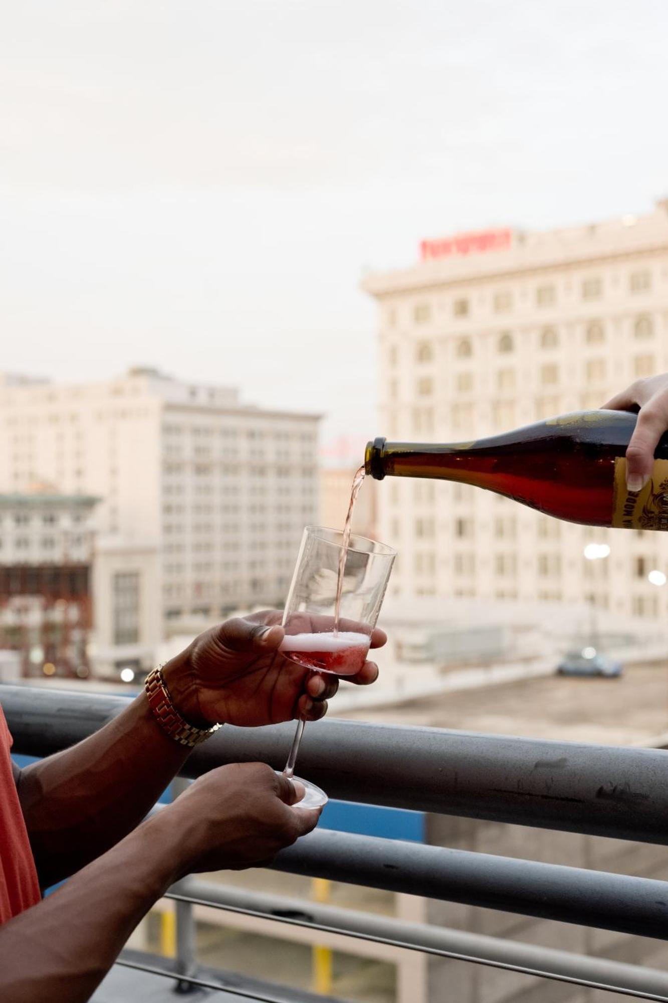 Luxury 2-bedroom Steps Away From The French Quarter *