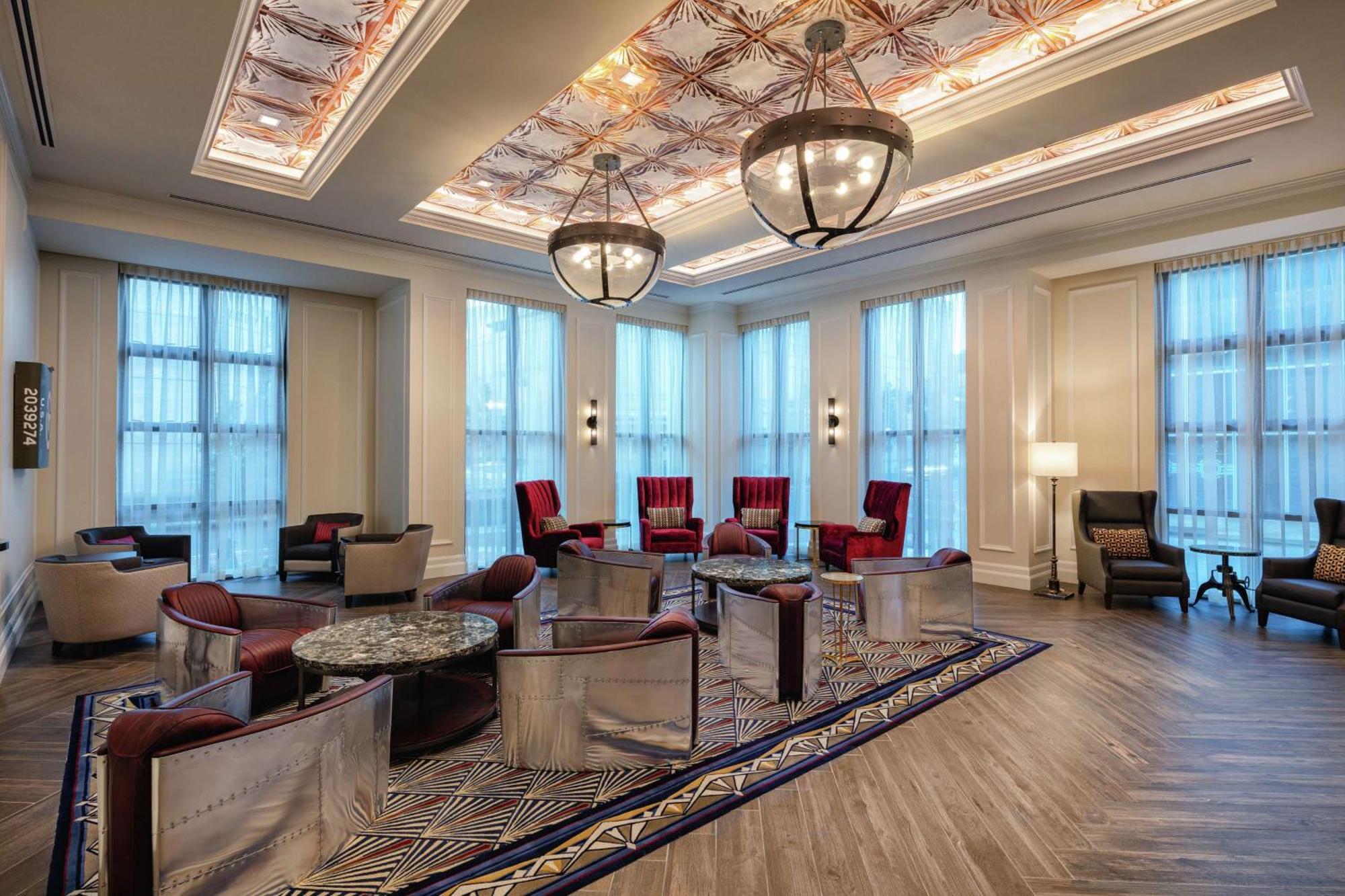 The Higgins New Orleans, Curio Collection By Hilton Hotel