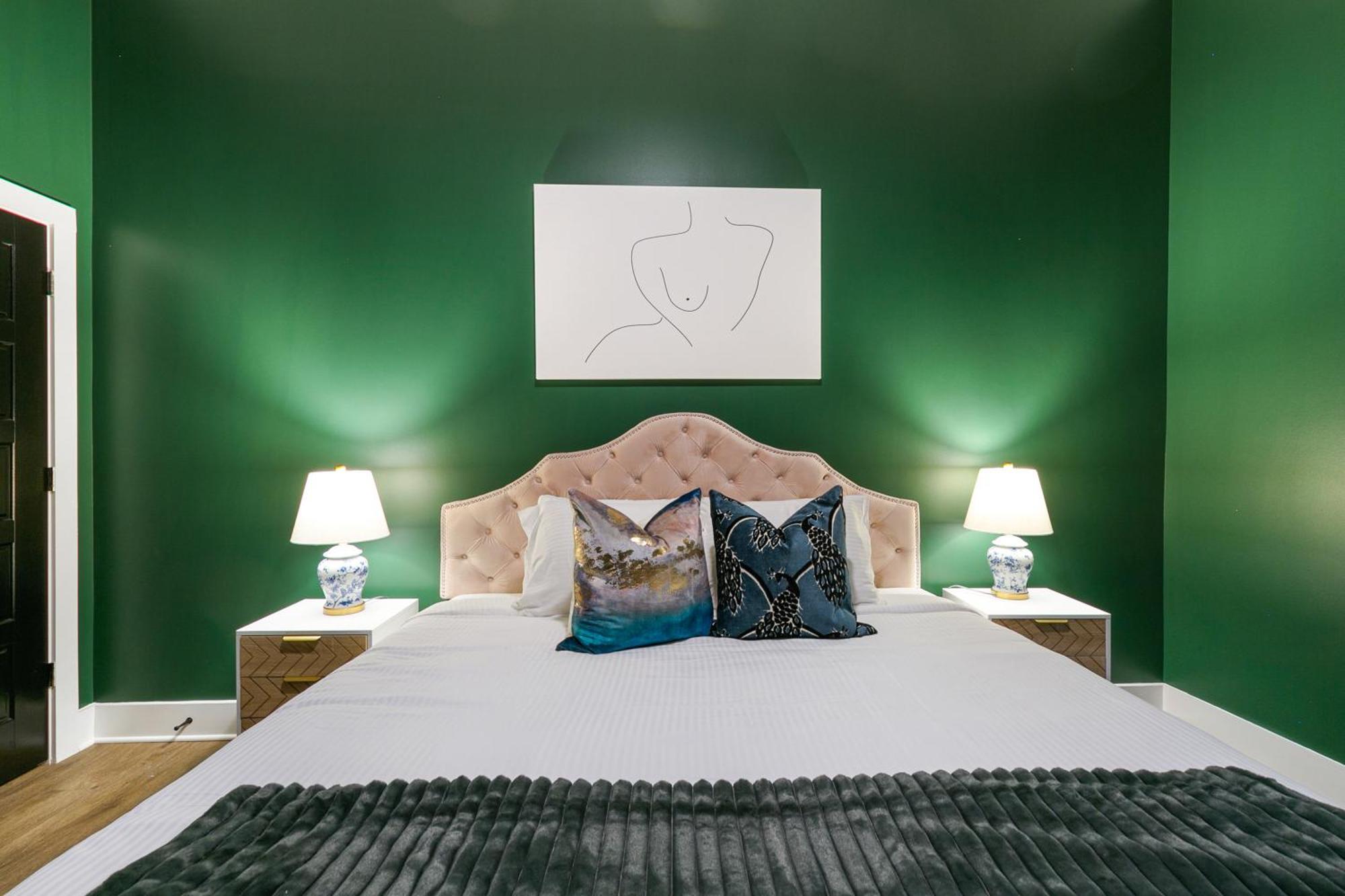 Exquisite 4 Bedroom Luxury Just Steps From The French Quarter Apartment