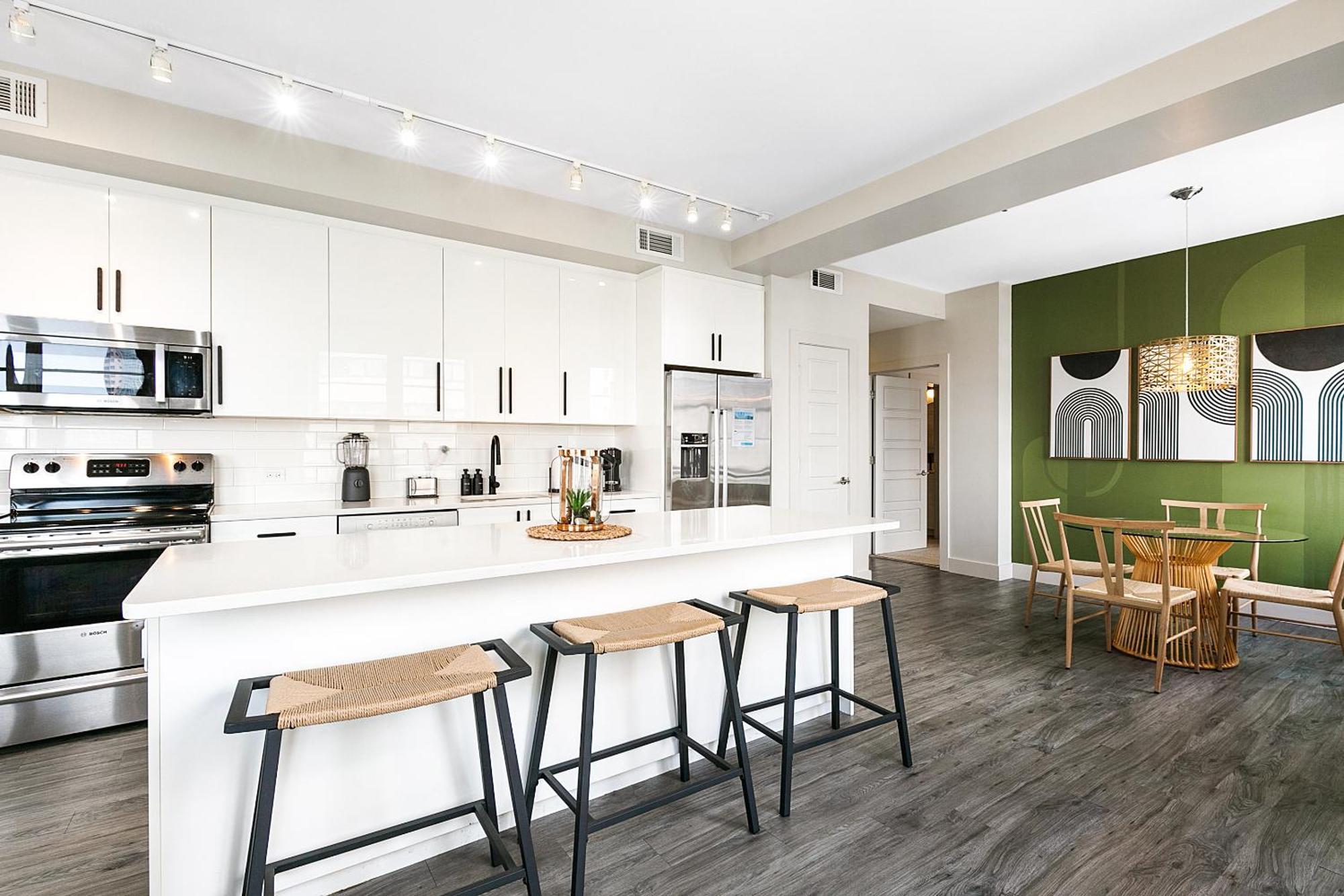 Luxury 2-bedroom Steps Away From The French Quarter Apartment