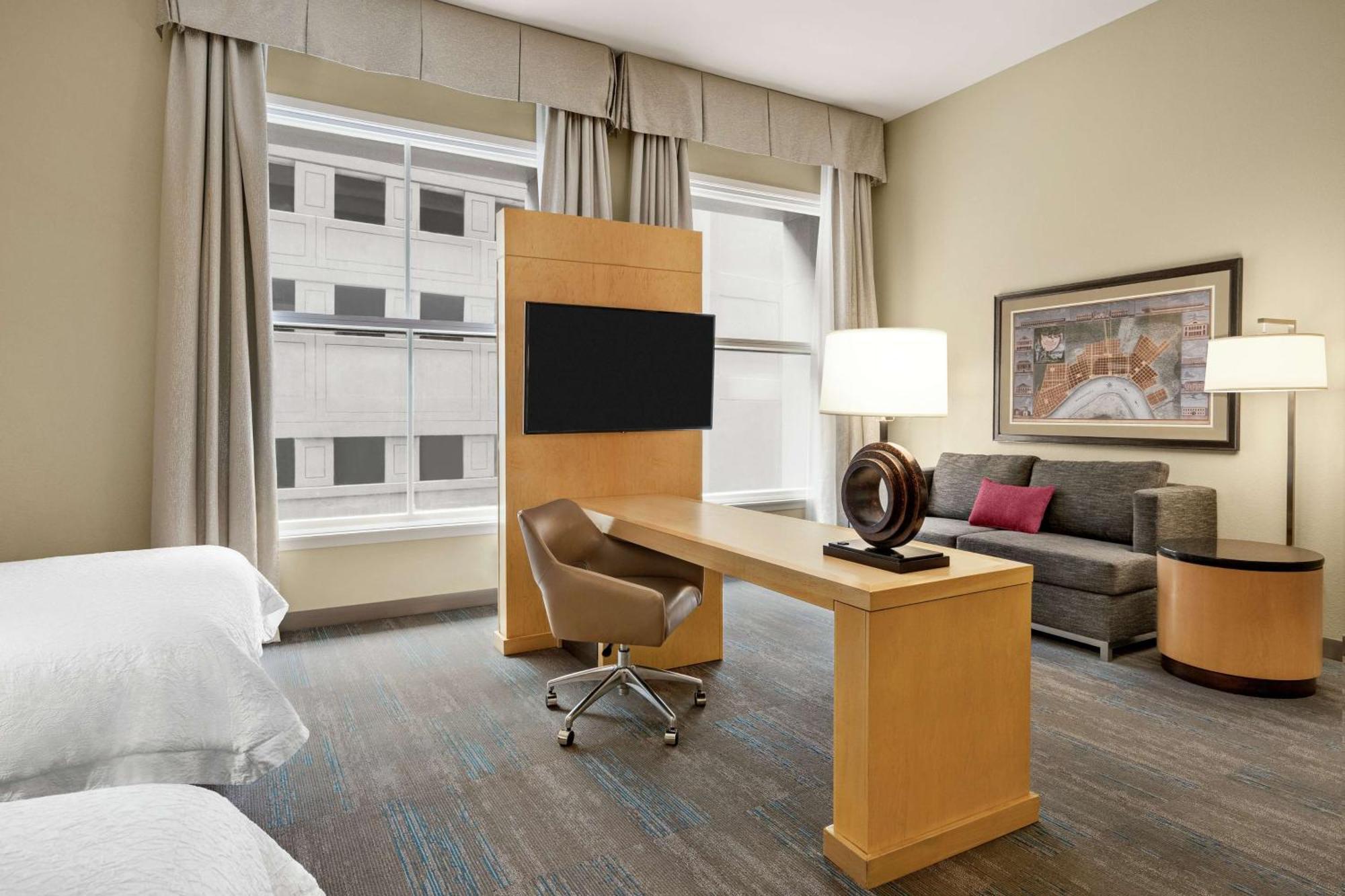Hampton Downtown / French Quarter Area Hotel 3*