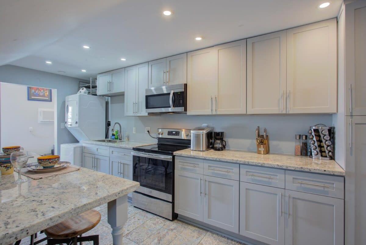 Charming Conti Nest With Large Courtyard *
