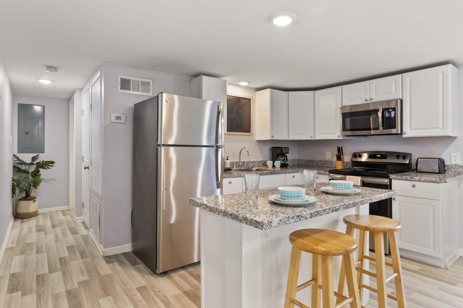 Skip To Saint Charles Local Art-filled Hideaway *