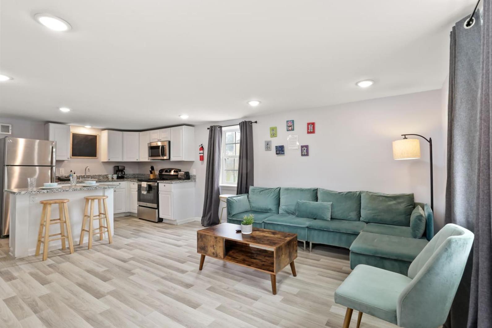 Skip To Saint Charles Local Art-filled Hideaway * New Orleans