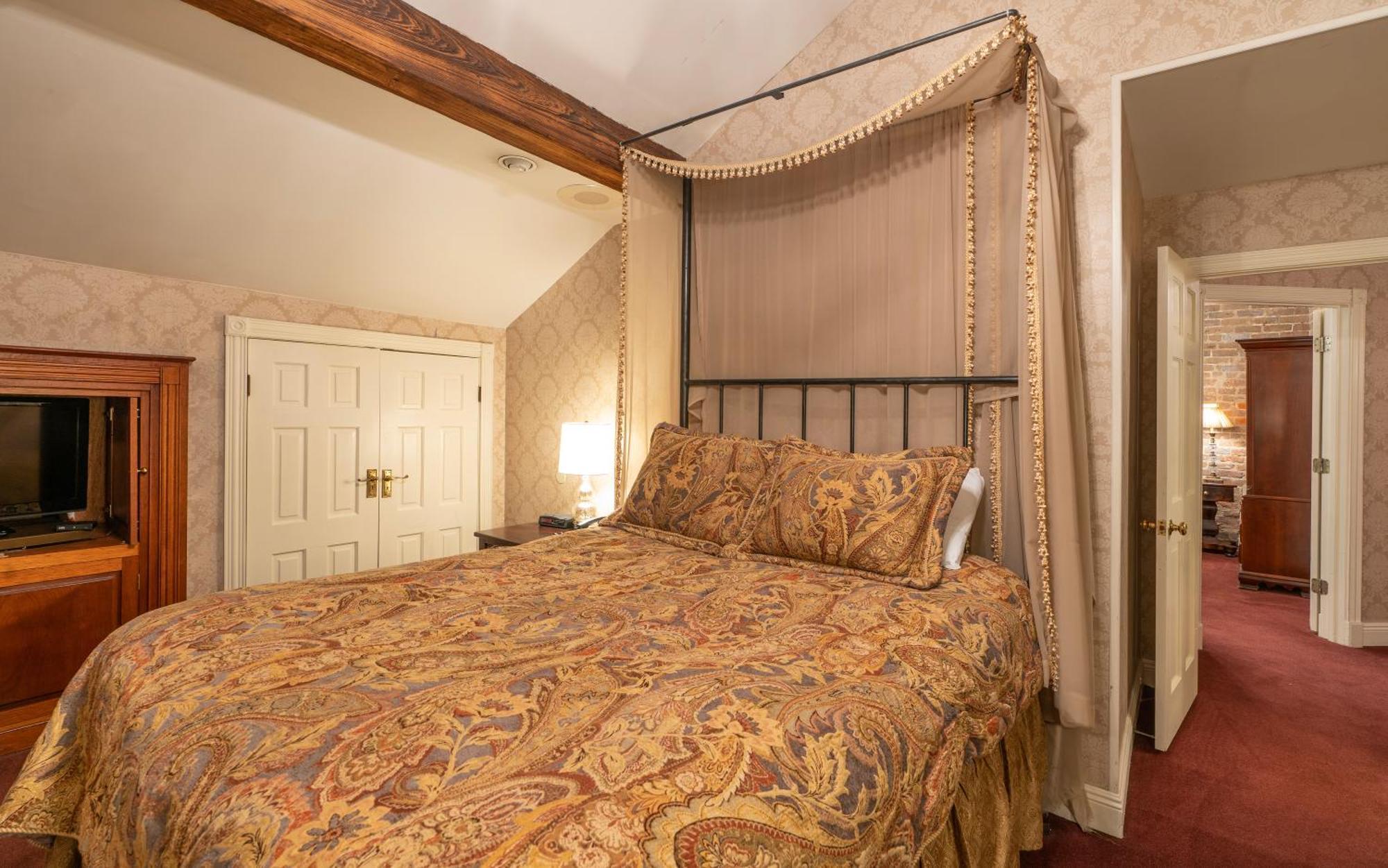 Quarter House New Orleans