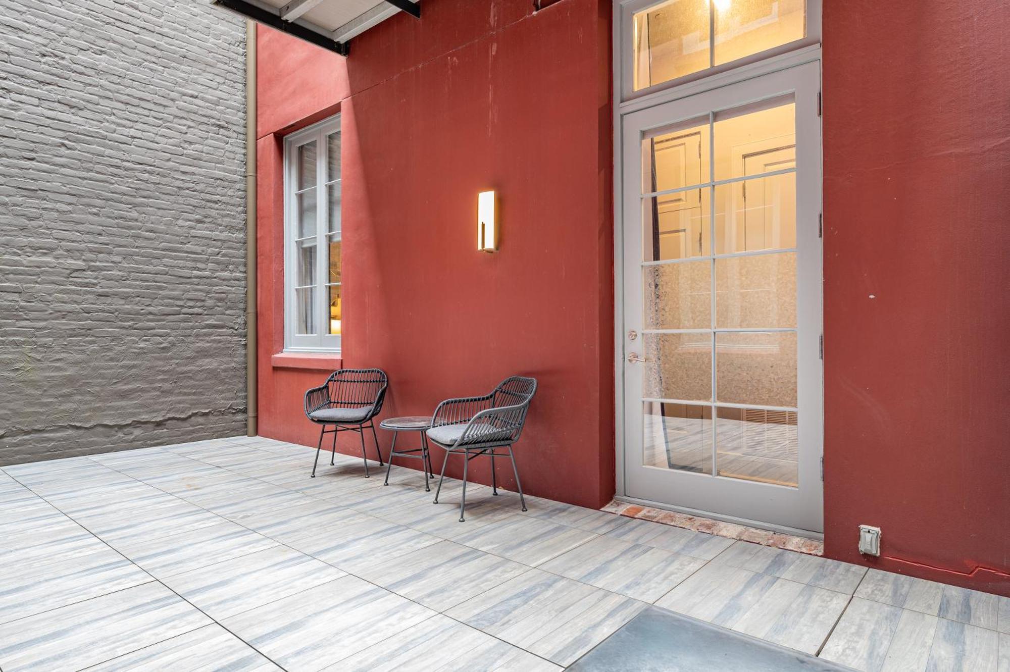 The Livingston New Orleans