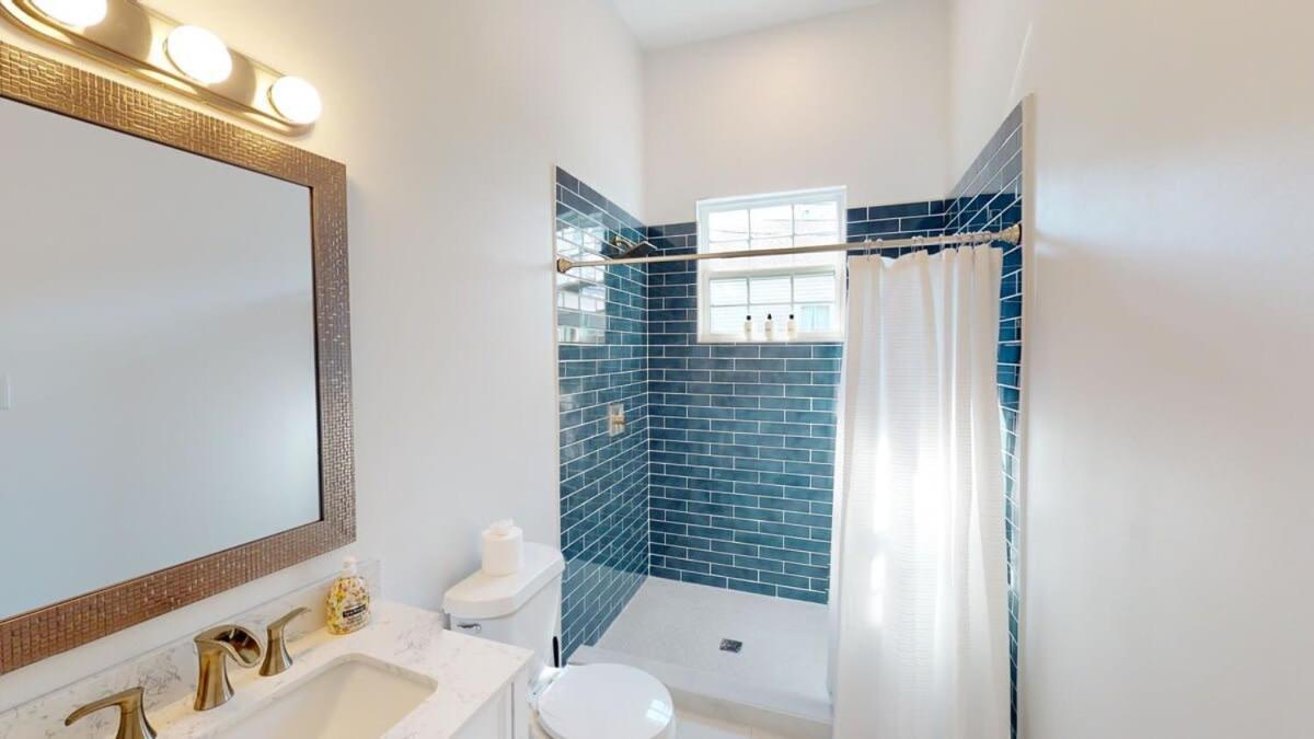 Sunny 5bed W Parking And Direct Streetcar Access