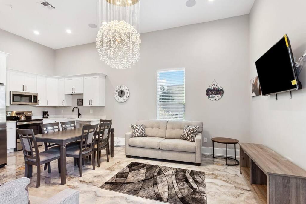 Luxury 5bdrm 5ba Near French Quarter Holiday home