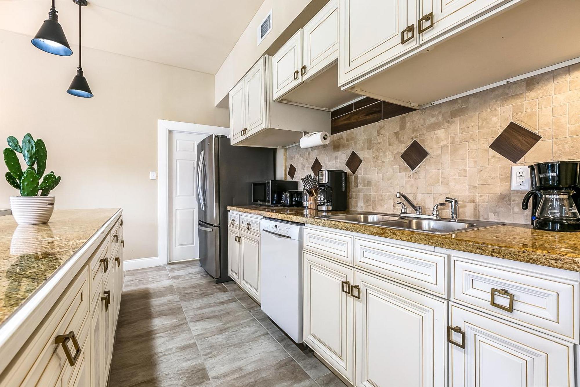 Spacious In Downtown Nola