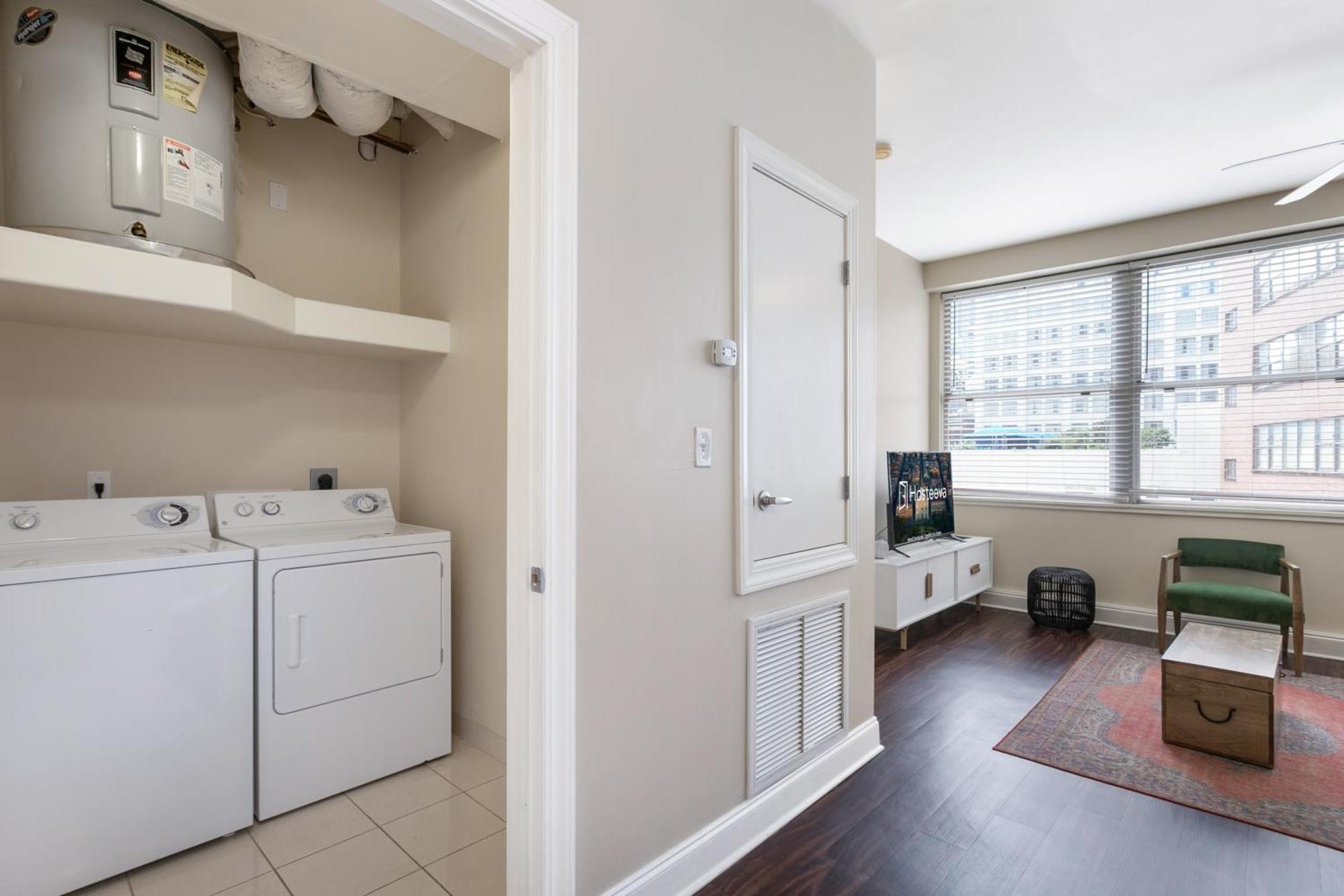 Spacious Modern Near French Quarter *