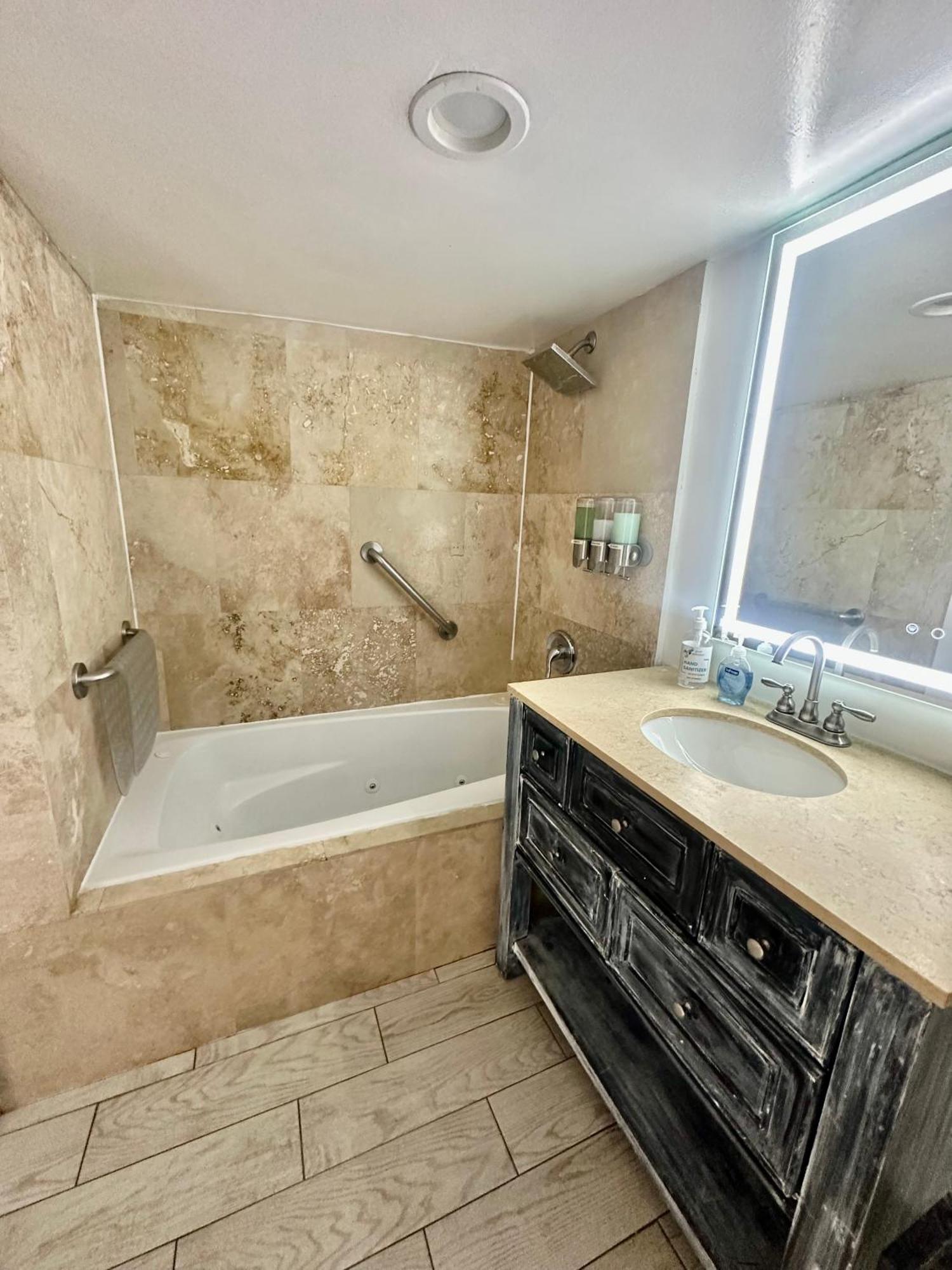 Magazine Mansion Motel 3*