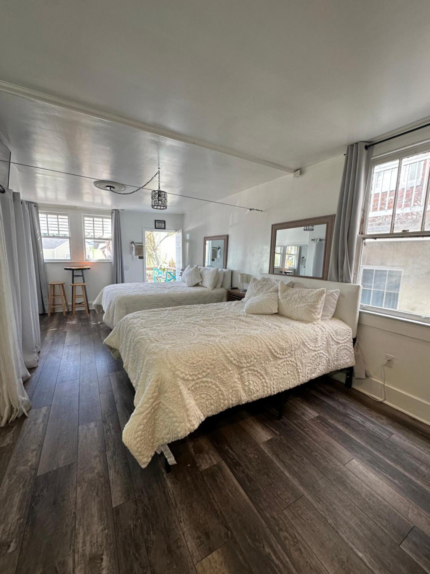 Motel Magazine Mansion New Orleans