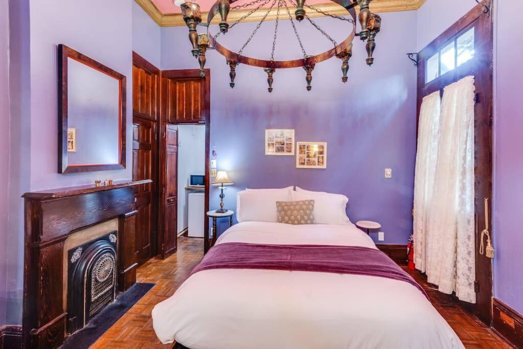 Royal Barracks Guest house *