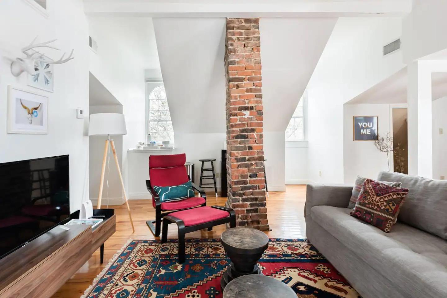 Chic Spot Near The Lower French Quarter New Orleans