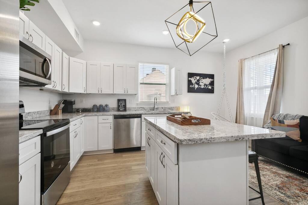 Luxury 6br Oasis Near French Qtr Apartment *