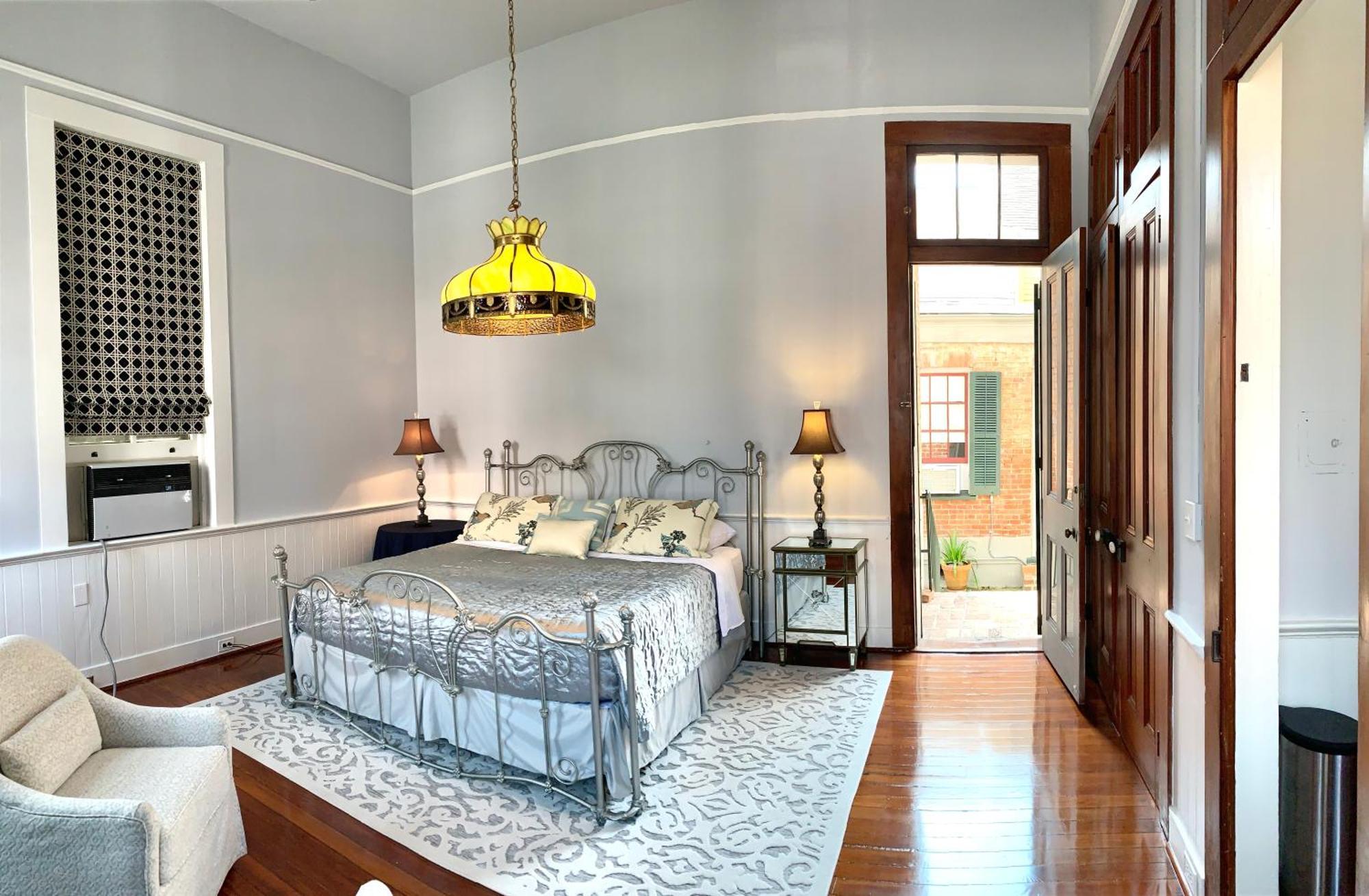 The Lanaux Mansion 4*